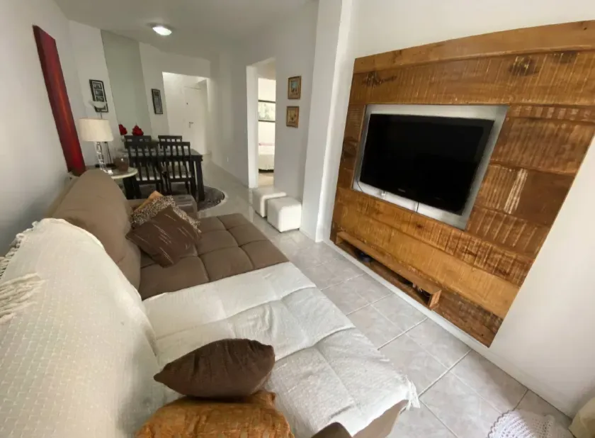 Apartamento quadra mar com 2 dormitórios e 1 vaga de garagem - Avenida Brasil Balneário Camboriú/SC