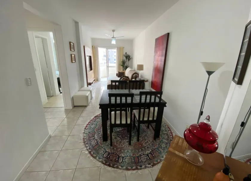 Apartamento quadra mar com 2 dormitórios e 1 vaga de garagem - Avenida Brasil Balneário Camboriú/SC — foto 2