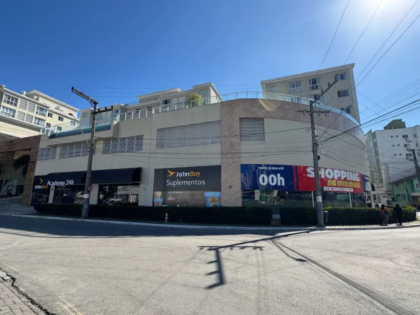 Conjunto de Salas Comerciais - todas locadas no Bairro Nações em Balneário Camboriú/SC