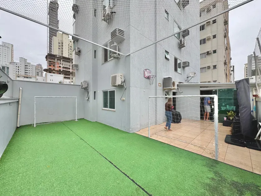 Apartamento garden 4 dormitórios sendo 3 suítes com quintal perto do mar em Balneário Camboriú/SC — foto 13