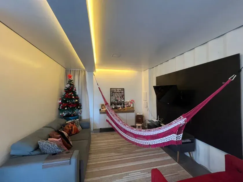 Casa container com 3 dormitórios sendo 1 suíte e 4 vagas Estaleirinho em Balneário Camboriú/SC — foto 2