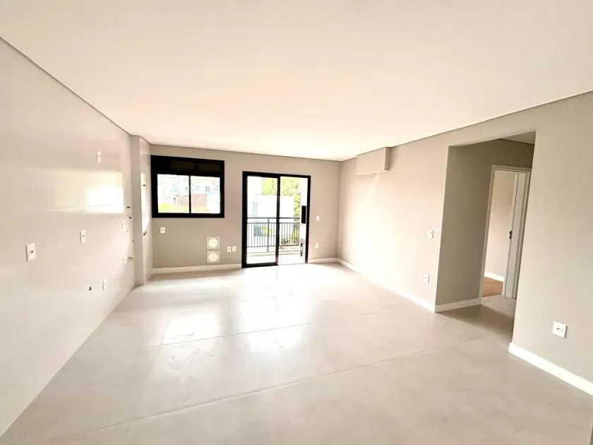 Apartamento sem mobilia com 2 dormitórios sendo 1 suítes e 1 vagas de garagem em Balneário Camboriú