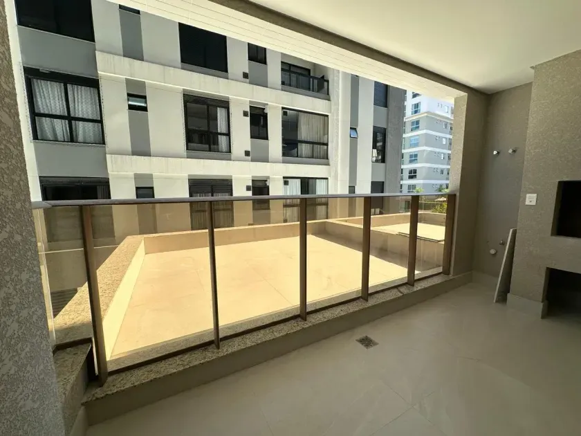 Apartamento semimobiliado com 3 dormitórios sendo 3 suítes e 2 vagas de garagem em Itajaí — foto 2