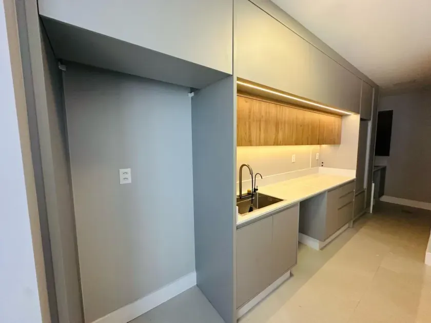 Apartamento semimobiliado com 3 dormitórios sendo 3 suítes e 2 vagas de garagem em Itajaí — foto 6
