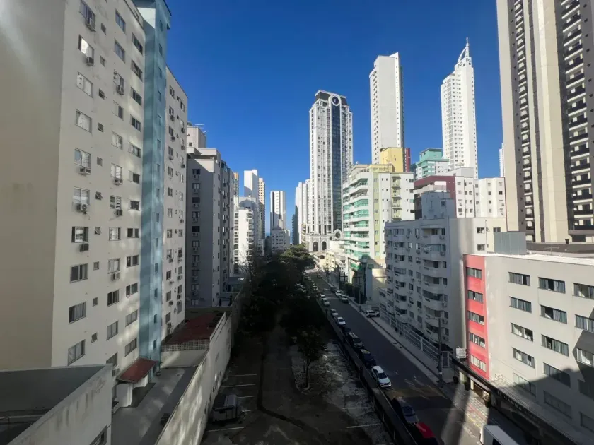 Apartamento Mobiliado com 1 dormitórios sendo 1 vagas de garagem em Balneário Camboriú — foto 12