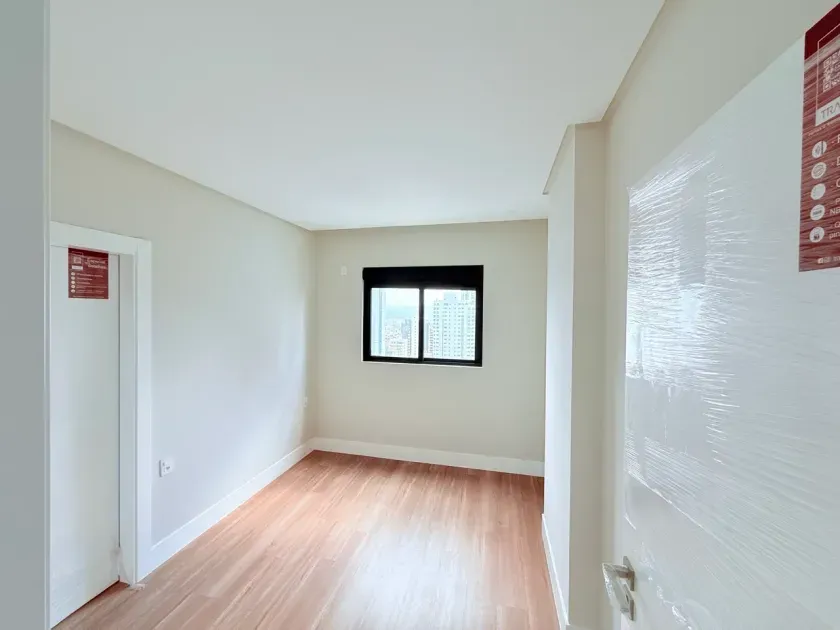 Apartamento sem mobilia com 4 dormitórios sendo 4 suítes e 4 vagas de garagem em Balneário Camboriú — foto 6