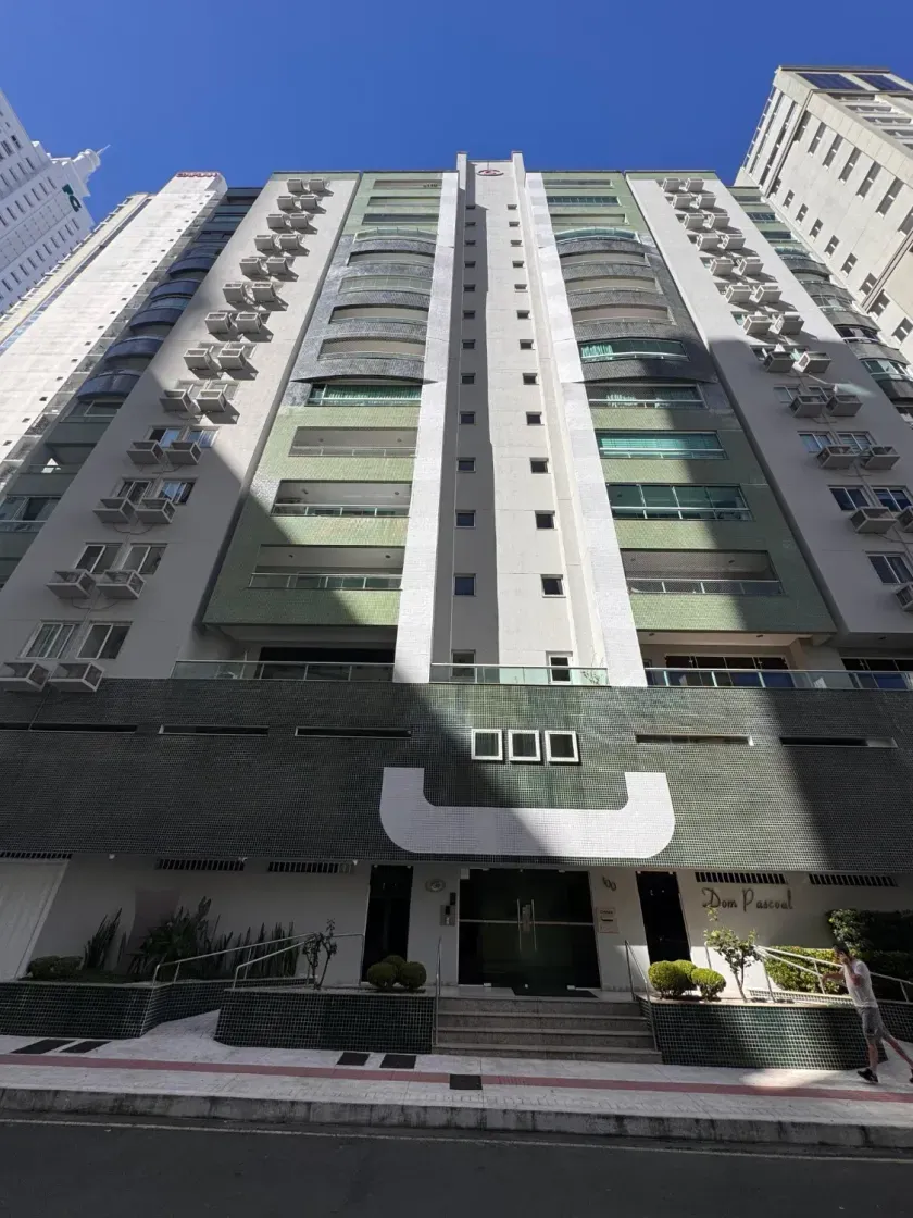 Apartamento mobiliado com 3 dormitórios sendo 2 suítes e 1 vagas de garagem em Balneário Camboriú — foto 28