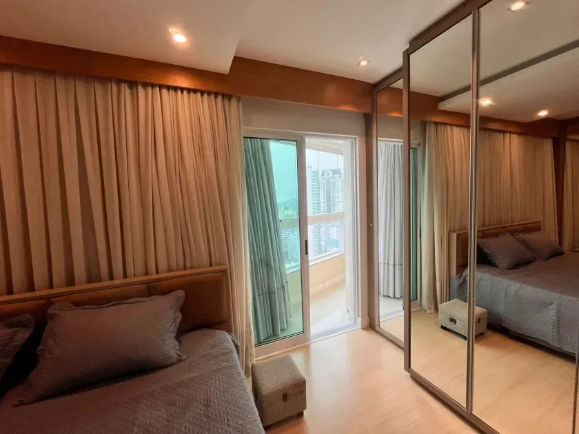 Apartamento com 3 suítes e 3 vagas de garagem no Centro de Balneário Camboriú/SC — foto 6
