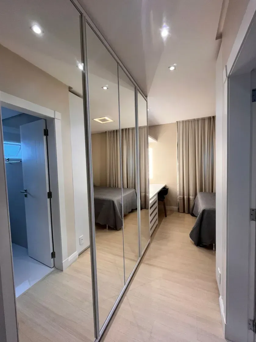 Apartamento com 3 suítes e 3 vagas de garagem no Centro de Balneário Camboriú/SC — foto 8