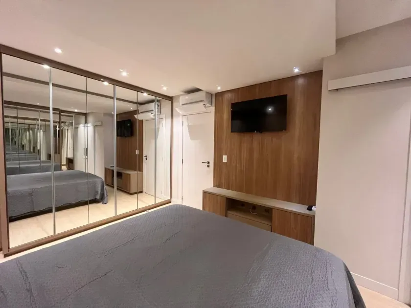 Apartamento com 3 suítes e 3 vagas de garagem no Centro de Balneário Camboriú/SC — foto 13