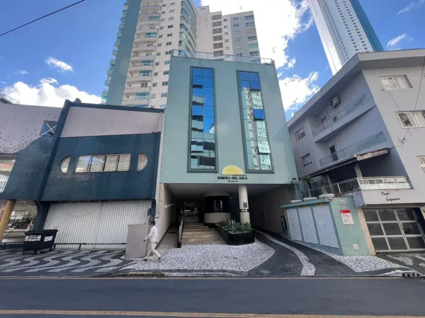 Apartamento mobiliado com 3 dormitórios sendo 3 suítes e 2 vagas de garagem em Balneário Camboriú — foto 34