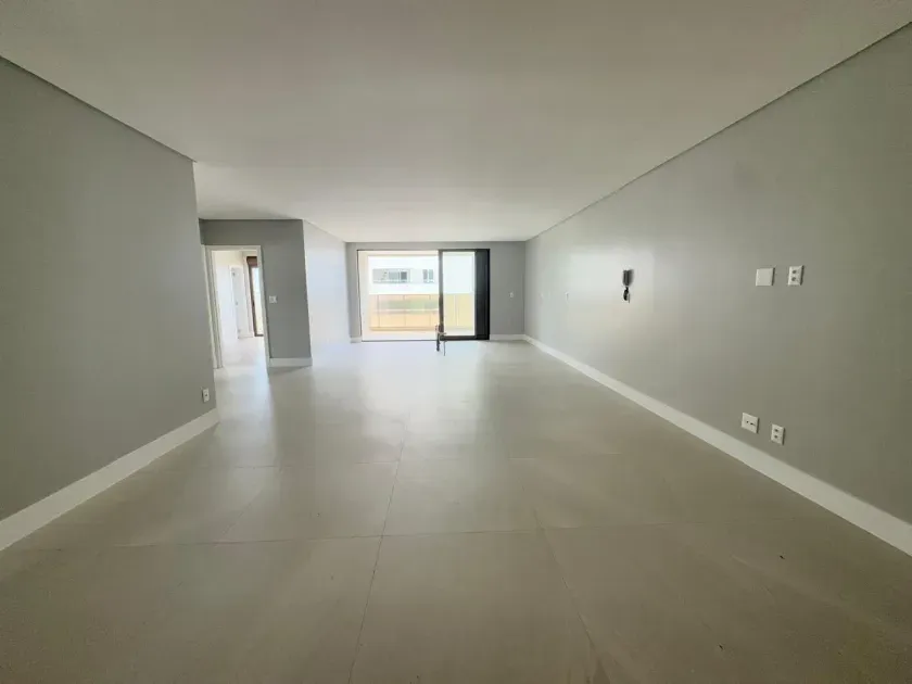 Apartamento sem mobilia com 3 dormitórios sendo 3 suítes e 2 vagas de garagem em Itajaí — foto 3