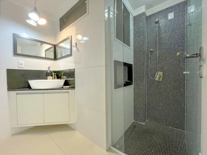 Apartamento mobiliado frente mar com 3 dormitórios sendo 3 suítes em Balneário Camboriú/SC — foto 12