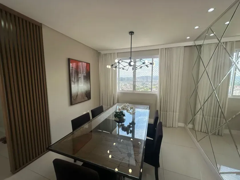 Apartamento mobiliado com 3 dormitórios sendo 3 suítes e 2 vagas de garagem em Balneário Camboriú — foto 3