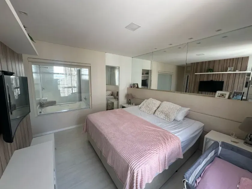 Apartamento mobiliado com 3 dormitórios sendo 3 suítes e 2 vagas de garagem em Balneário Camboriú — foto 4