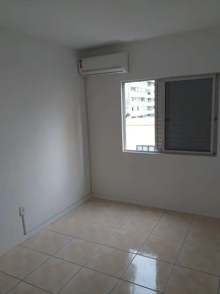 Apartamento com 3 dormitórios sendo 1 suíte e 1 vaga de garagem em Balneário Camboriú/SC — foto 4