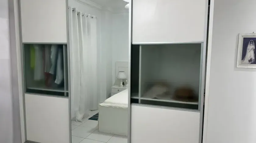 Apartamento mobiliado com 2 dormitórios sendo 1 suíte com sacada e 1 vaga de garagem — foto 15