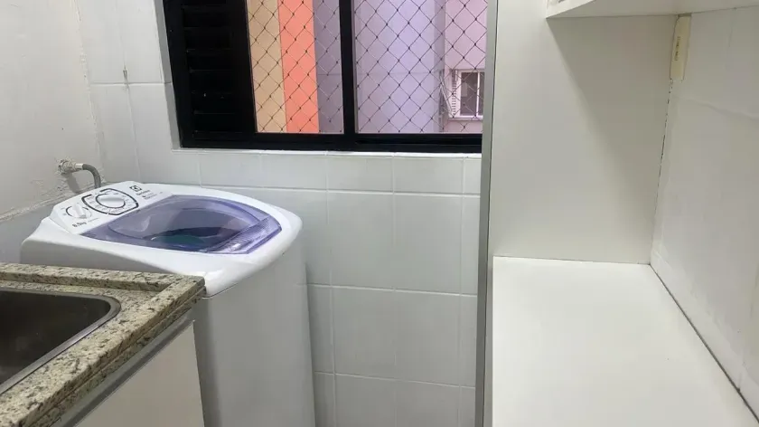 Apartamento mobiliado com 2 dormitórios sendo 1 suíte com sacada e 1 vaga de garagem — foto 16
