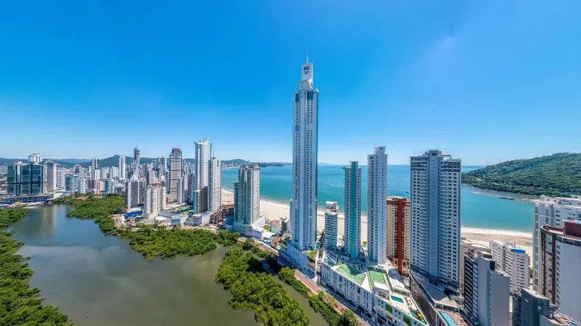 Apartamento frente mar com 4 suítes e 2 vagas de garagem em Balneário Camboriú — foto 54