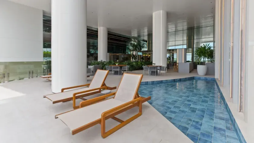 Apartamento frente mar com 4 suítes e 2 vagas de garagem em Balneário Camboriú — foto 4