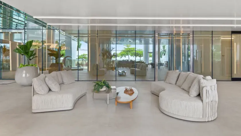 Apartamento frente mar com 4 suítes e 2 vagas de garagem em Balneário Camboriú — foto 2