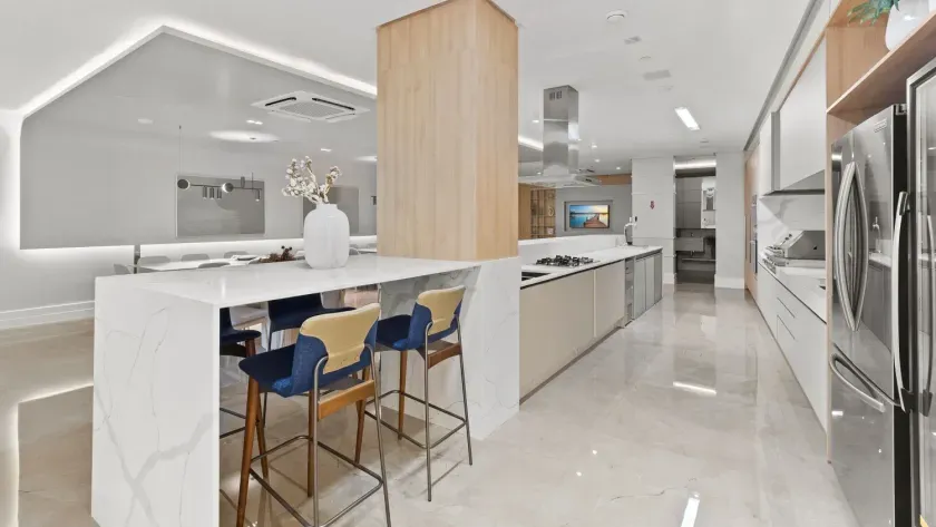 Apartamento frente mar com 4 suítes e 2 vagas de garagem em Balneário Camboriú — foto 50