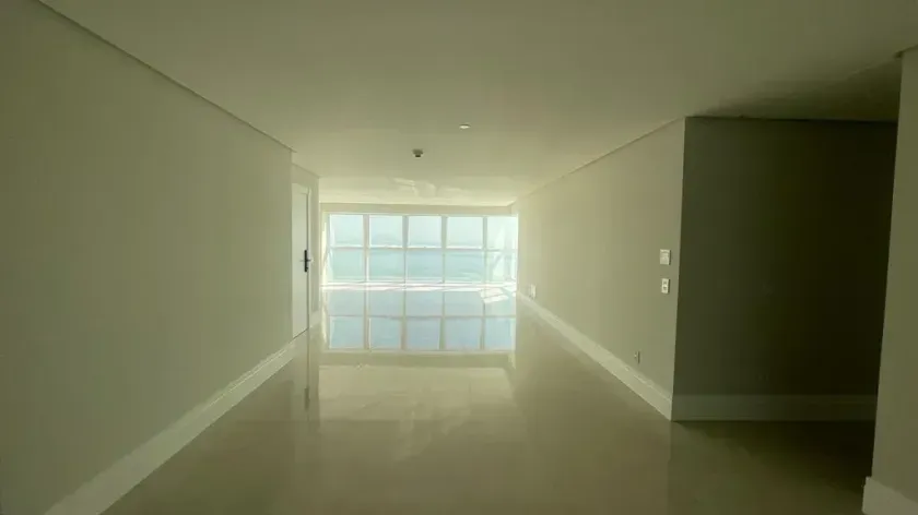 Apartamento Frente Mar com 4 suítes e 3 vagas de garagem em Balneário Camboriú — foto 4