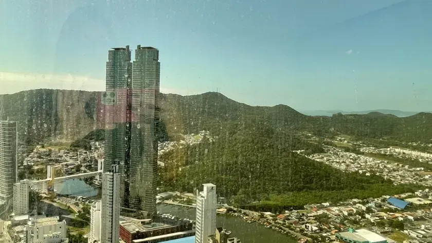Apartamento Frente Mar com 4 suítes e 3 vagas de garagem em Balneário Camboriú — foto 20