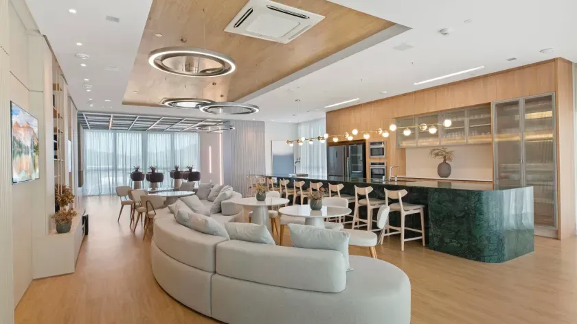 Apartamento Frente Mar com 4 suítes e 3 vagas de garagem em Balneário Camboriú — foto 56