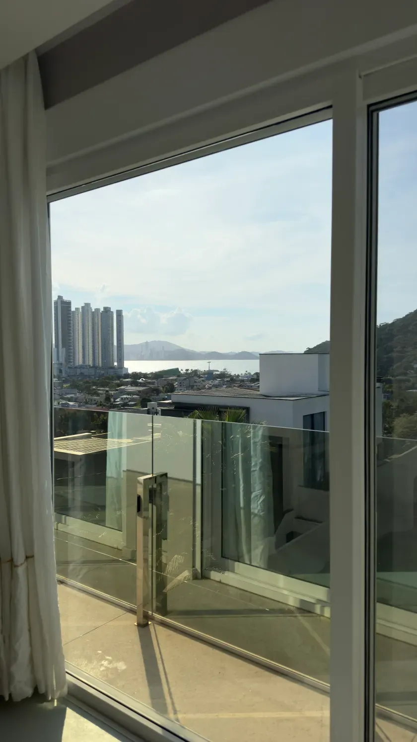 Casa em condomínio fechado com 4 suítes e 3 vagas de garagem em Balneário Camboriú — foto 30