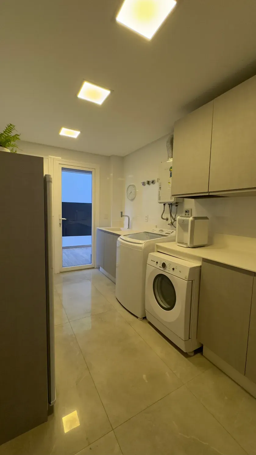 Casa em condomínio fechado com 4 suítes e 3 vagas de garagem em Balneário Camboriú — foto 36
