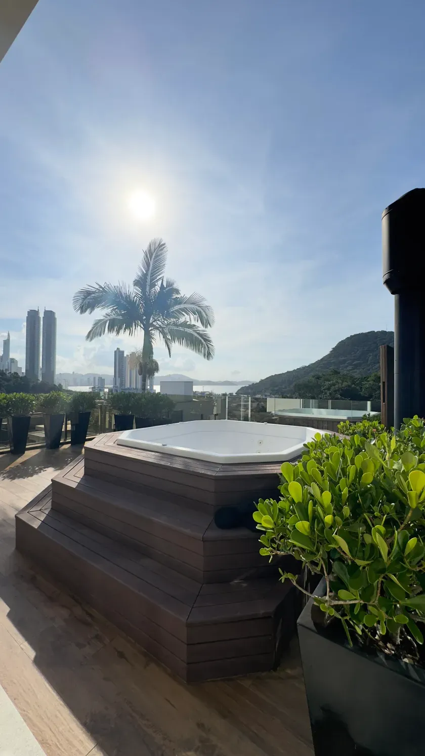 Casa em condomínio fechado com 4 suítes e 3 vagas de garagem em Balneário Camboriú — foto 23