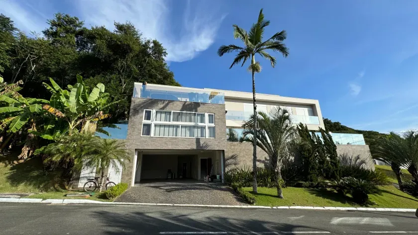 Casa em condomínio fechado com 4 suítes e 3 vagas de garagem em Balneário Camboriú — foto 38