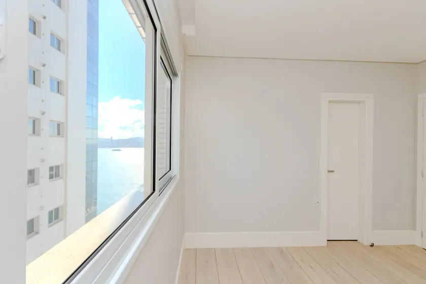 Apartamento frente mar com 4 suítes e 4 vagas de garagem em Balneário Camboriú — foto 16