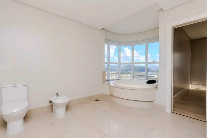Apartamento frente mar com 4 suítes e 4 vagas de garagem em Balneário Camboriú — foto 24