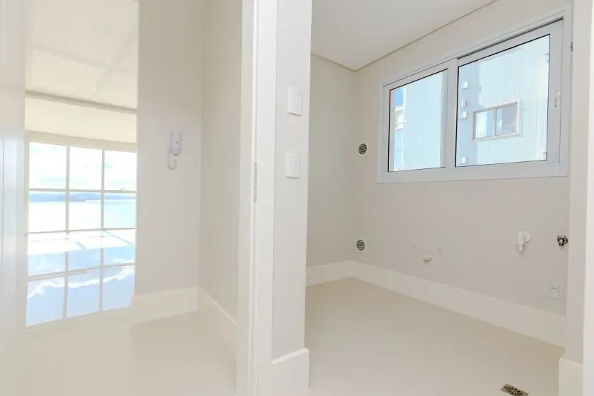 Apartamento frente mar com 4 suítes e 4 vagas de garagem em Balneário Camboriú — foto 11