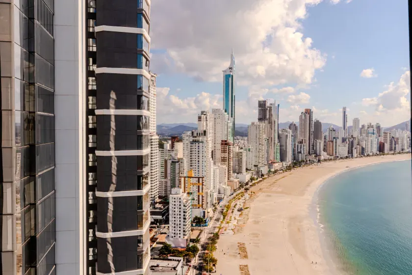 Apartamento frente mar com 4 suítes e 4 vagas de garagem em Balneário Camboriú — foto 29