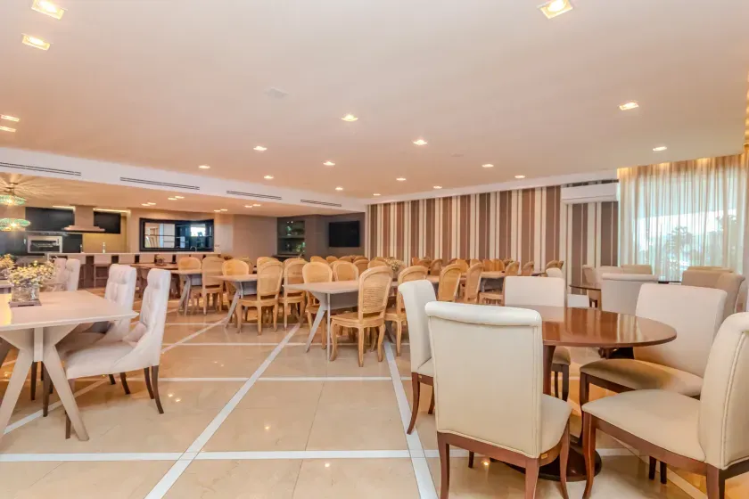 Apartamento frente mar com 4 suítes e 4 vagas de garagem em Balneário Camboriú — foto 40