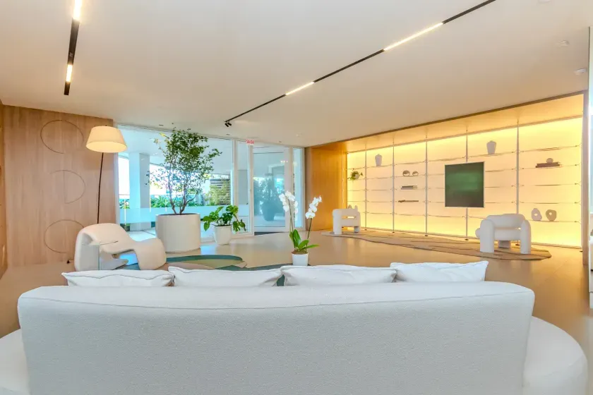 Apartamento frente mar com 4 suítes e 4 vagas de garagem em Balneário Camboriú — foto 42