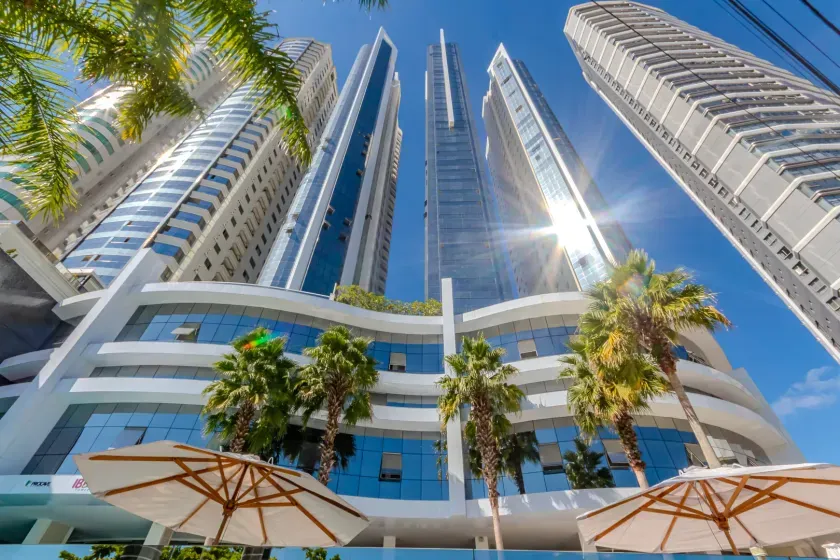 Apartamento frente mar com 4 suítes e 4 vagas de garagem em Balneário Camboriú — foto 64