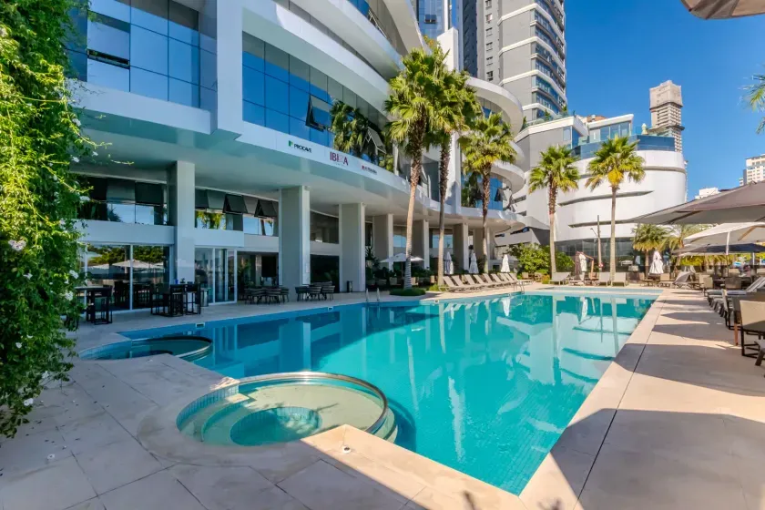 Apartamento frente mar com 4 suítes e 4 vagas de garagem em Balneário Camboriú — foto 61