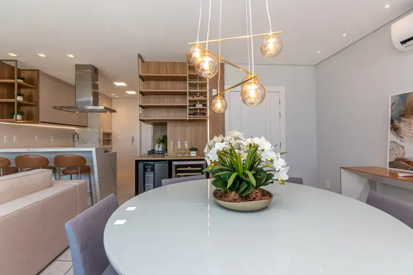 Apartamento com 4 dormitórios sendo 2 suítes e 2 vagas de garagem em Balneário Camboriú — foto 3