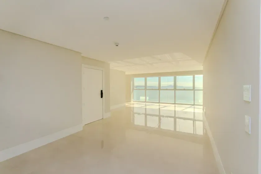 Apartamento com 3 suítes e 3 vagas de garagem em Balneário Camboriú — foto 4