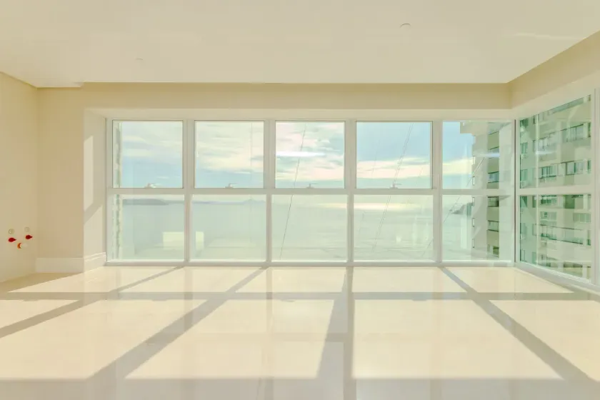 Apartamento com 3 suítes e 3 vagas de garagem em Balneário Camboriú — foto 2