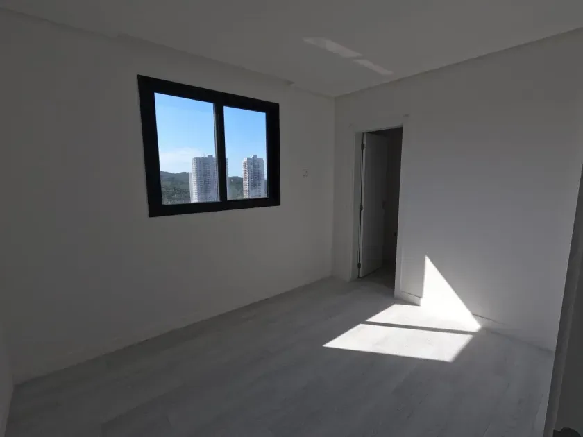 Apartamento com 2 dormitórios sendo 1 suíte e 2 vagas de garagem na Praia Brava/SC — foto 6