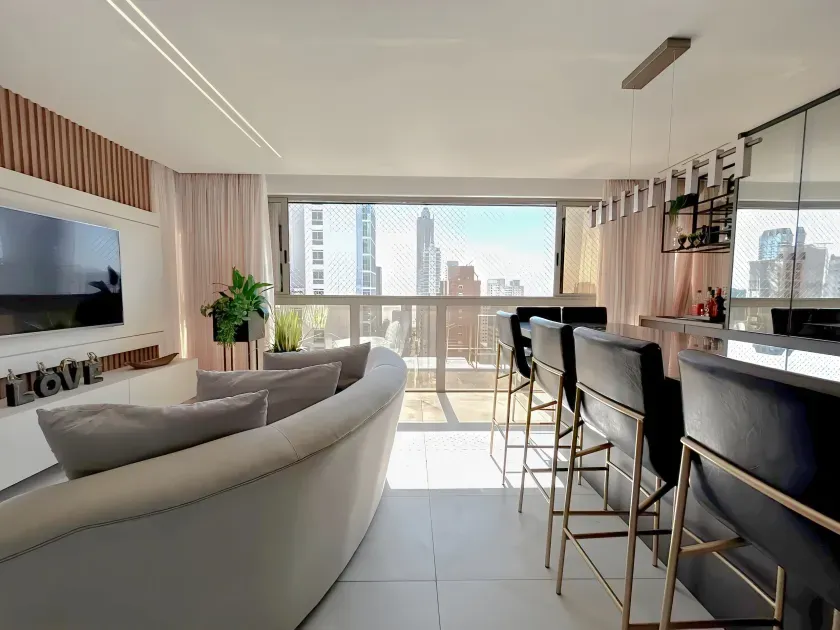 Apartamento vista mar com 3 suítes sendo 1 master e 3 vagas de garagem em Balneário Camboriú/SC — foto 2