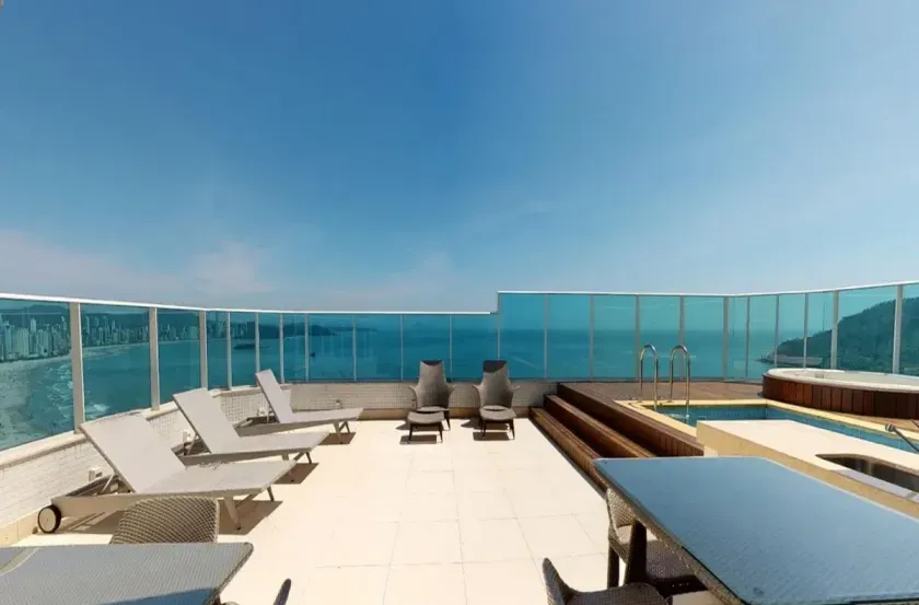 Cobertura Duplex Frente Mar com 6 suítes e 10 vagas na Avenida Atlântica em Balneário Camboriú