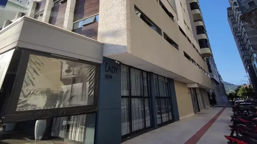 Apartamento frente mar mobiliado com 4 dormitórios sendo 2 suítes e 1 vaga em Balneário Camboriú — foto 26