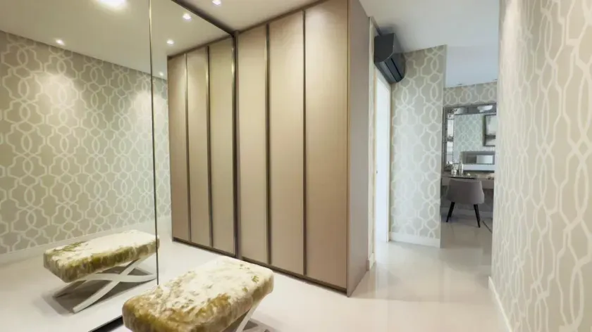 Apartamento mobiliado frente mar com 4 suítes e 3 vagas na Avenida Atlântica em Balneário Camboriú — foto 24
