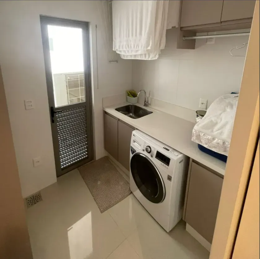 Apartamento mobiliado frente mar com 4 suítes e 3 vagas na Avenida Atlântica em Balneário Camboriú — foto 8